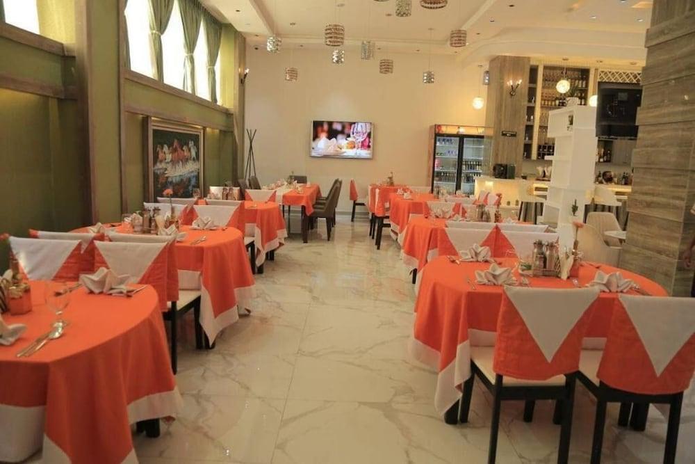 Cyan Hotel Addis Ababa Bagian luar foto